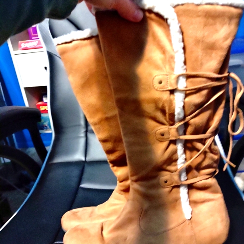 Lace up Fur lined Boots